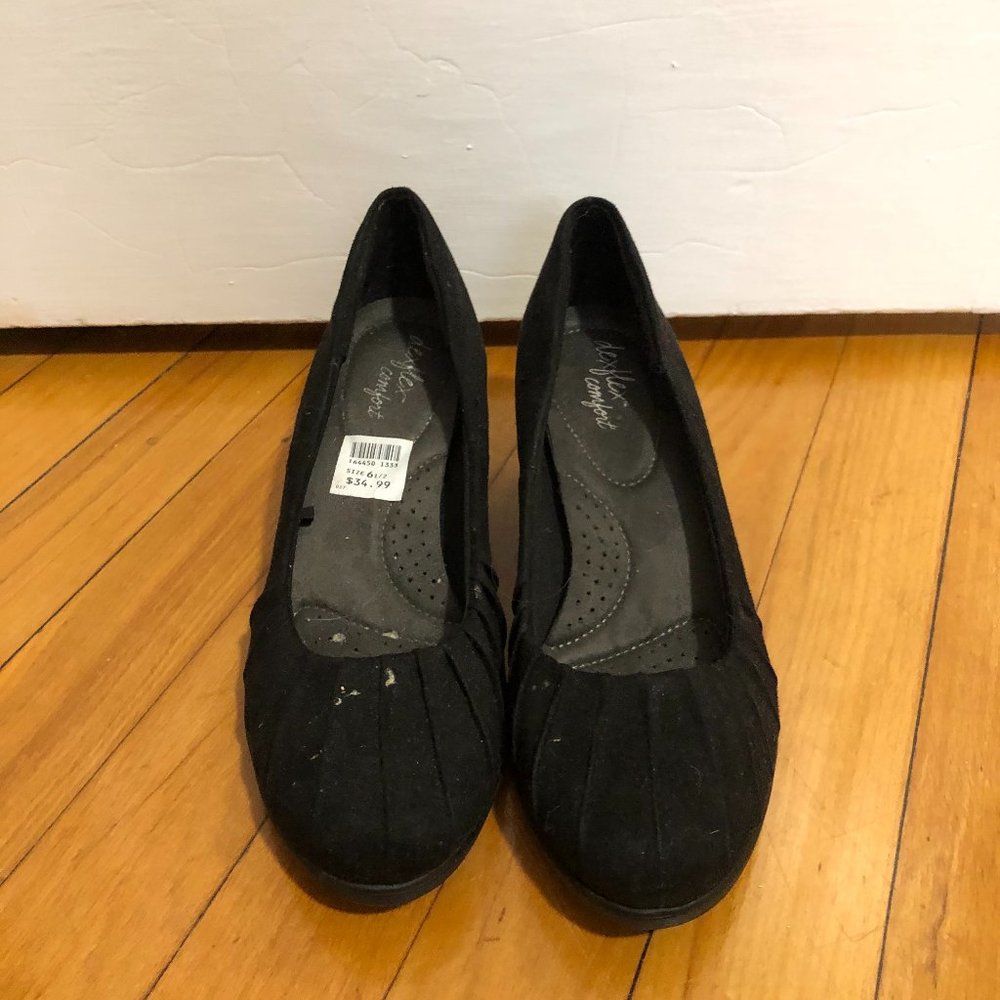 Black wedges